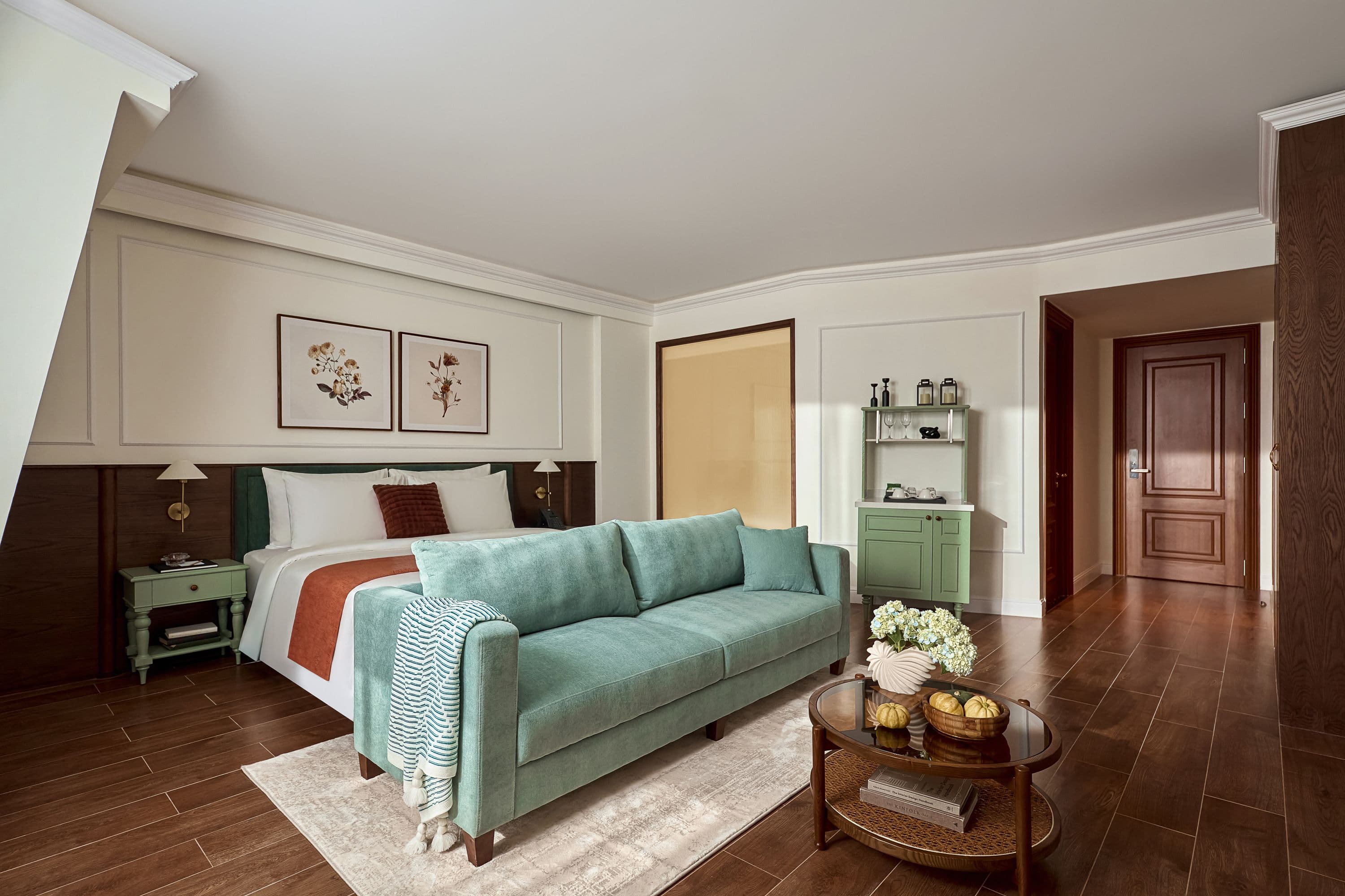 Premier City View with Bathtub