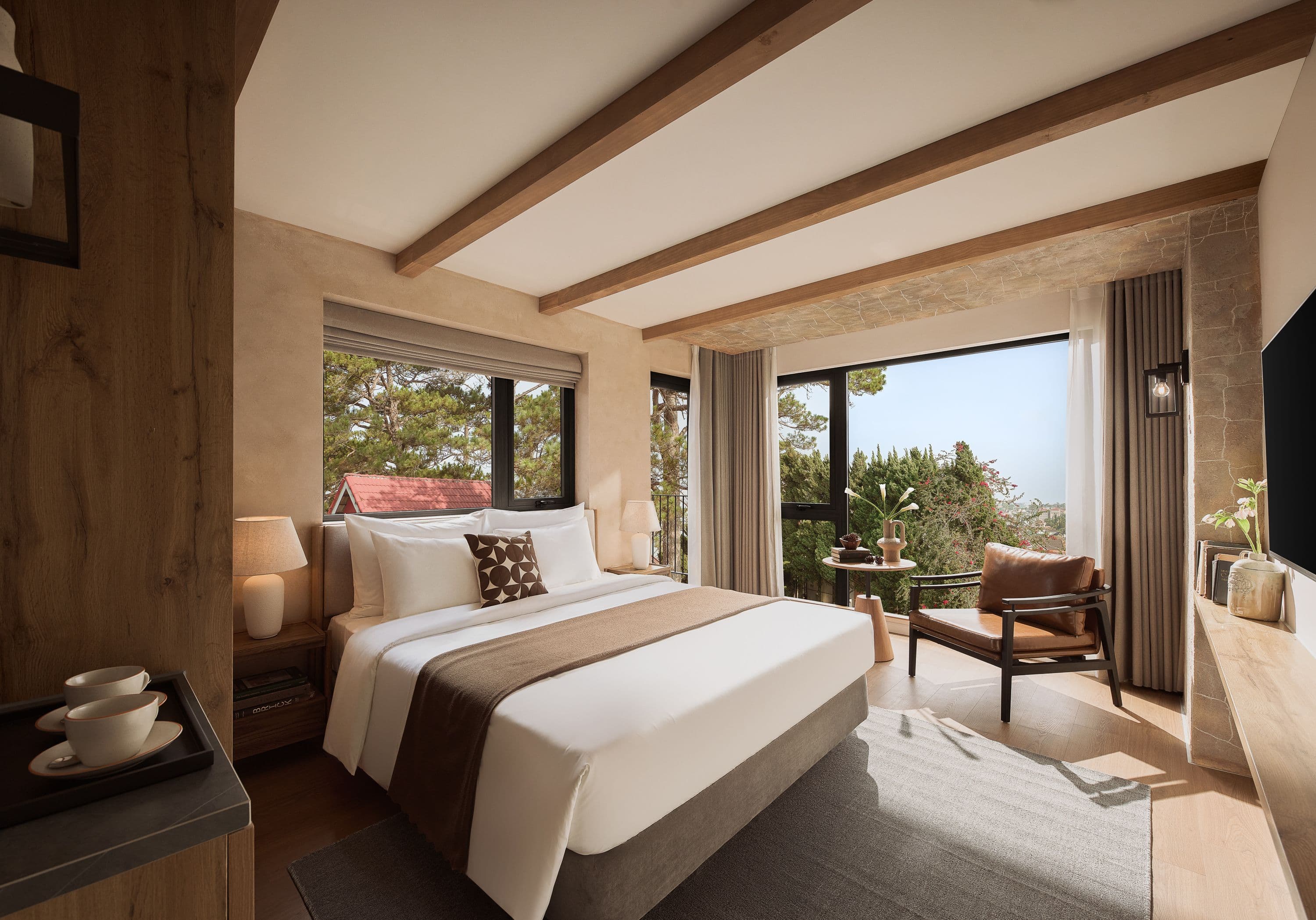 Grand Deluxe City View with Balcony