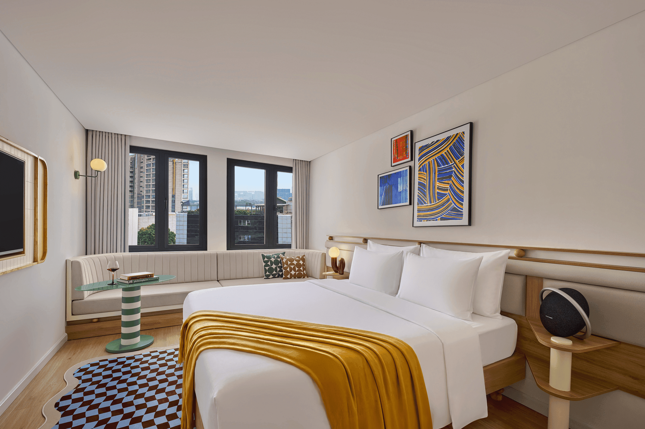 Deluxe City View with banquette seating