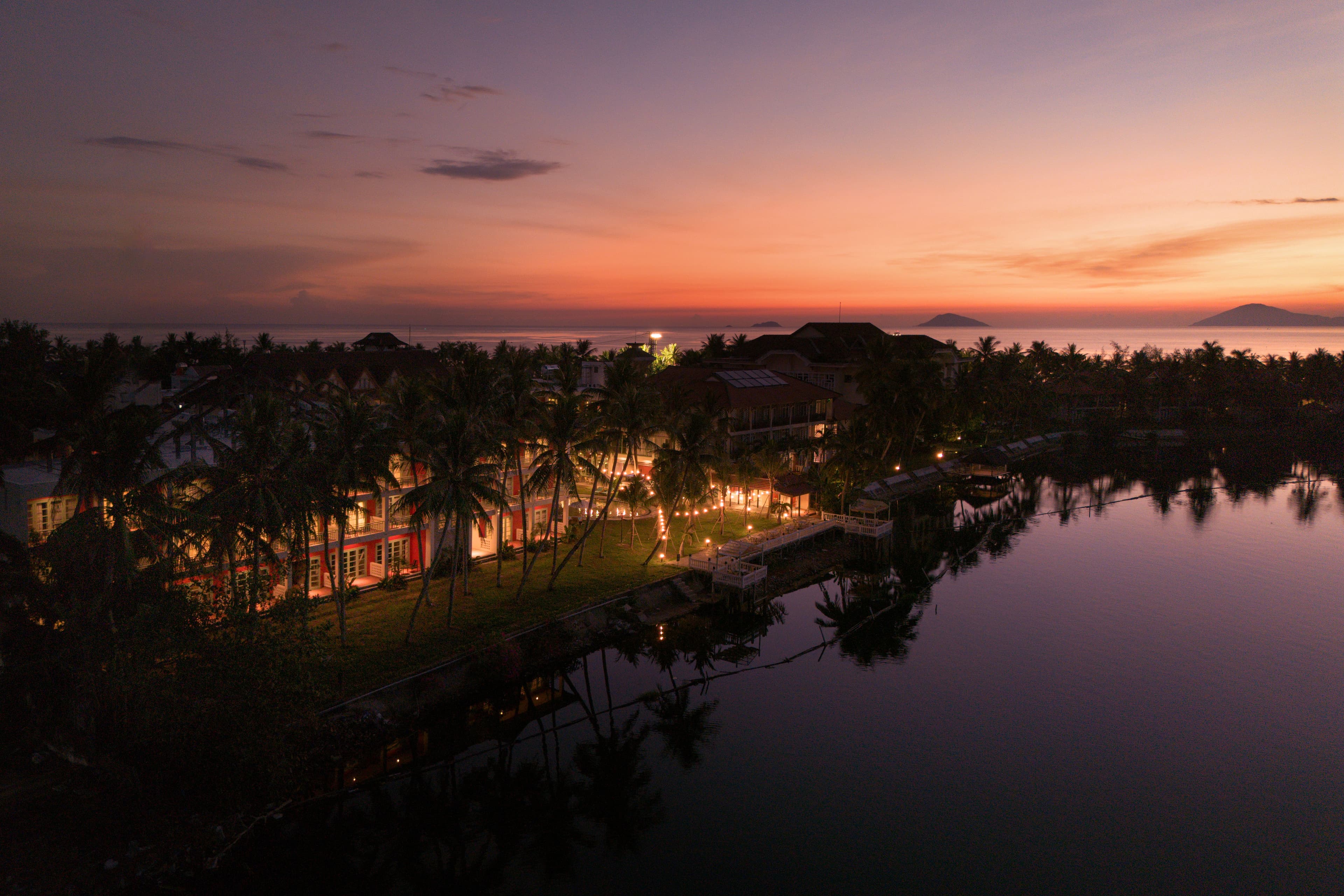 Hotel Resort Riverbeach Hội An