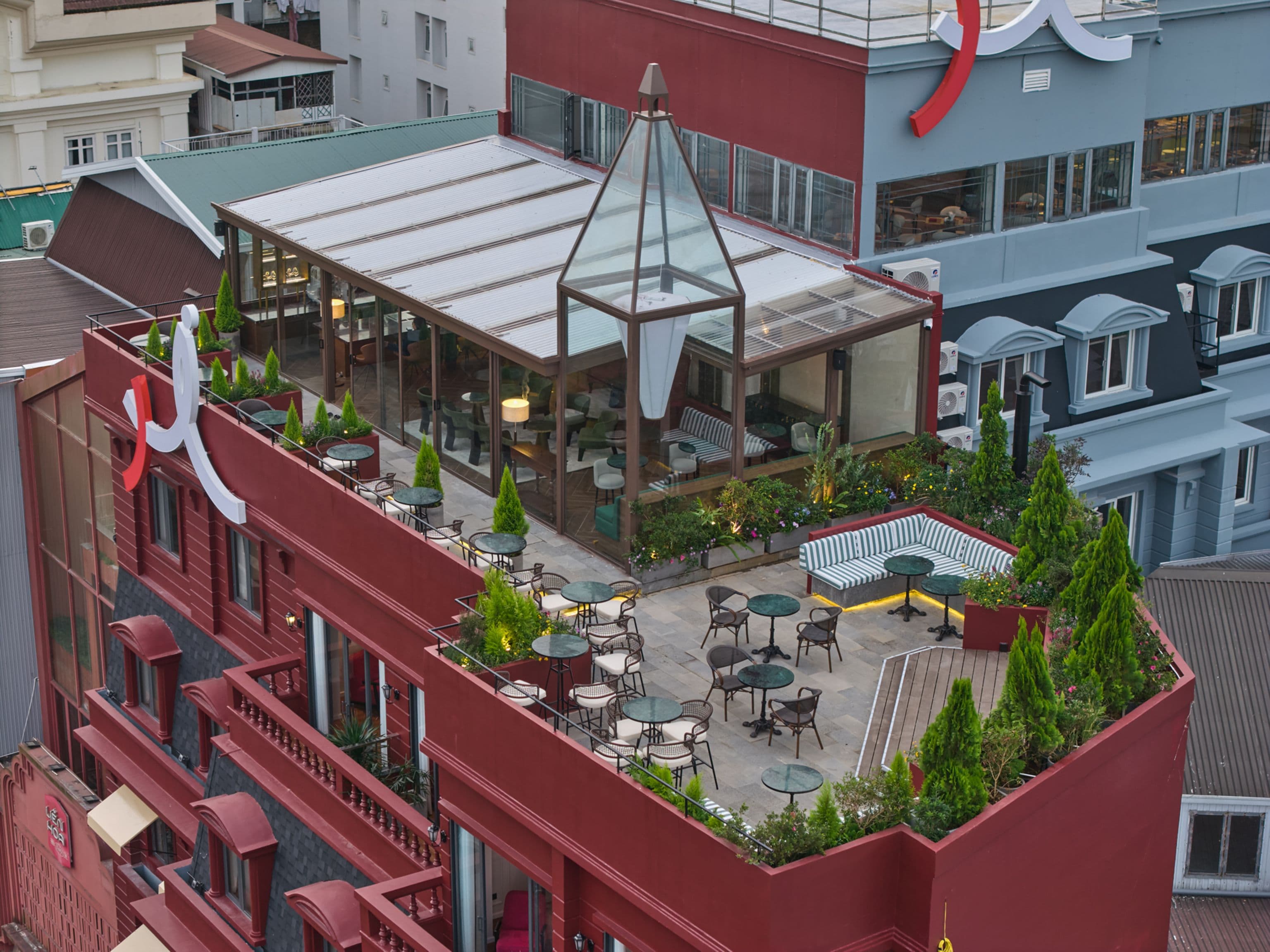 Quầy Bar trên sân thượng