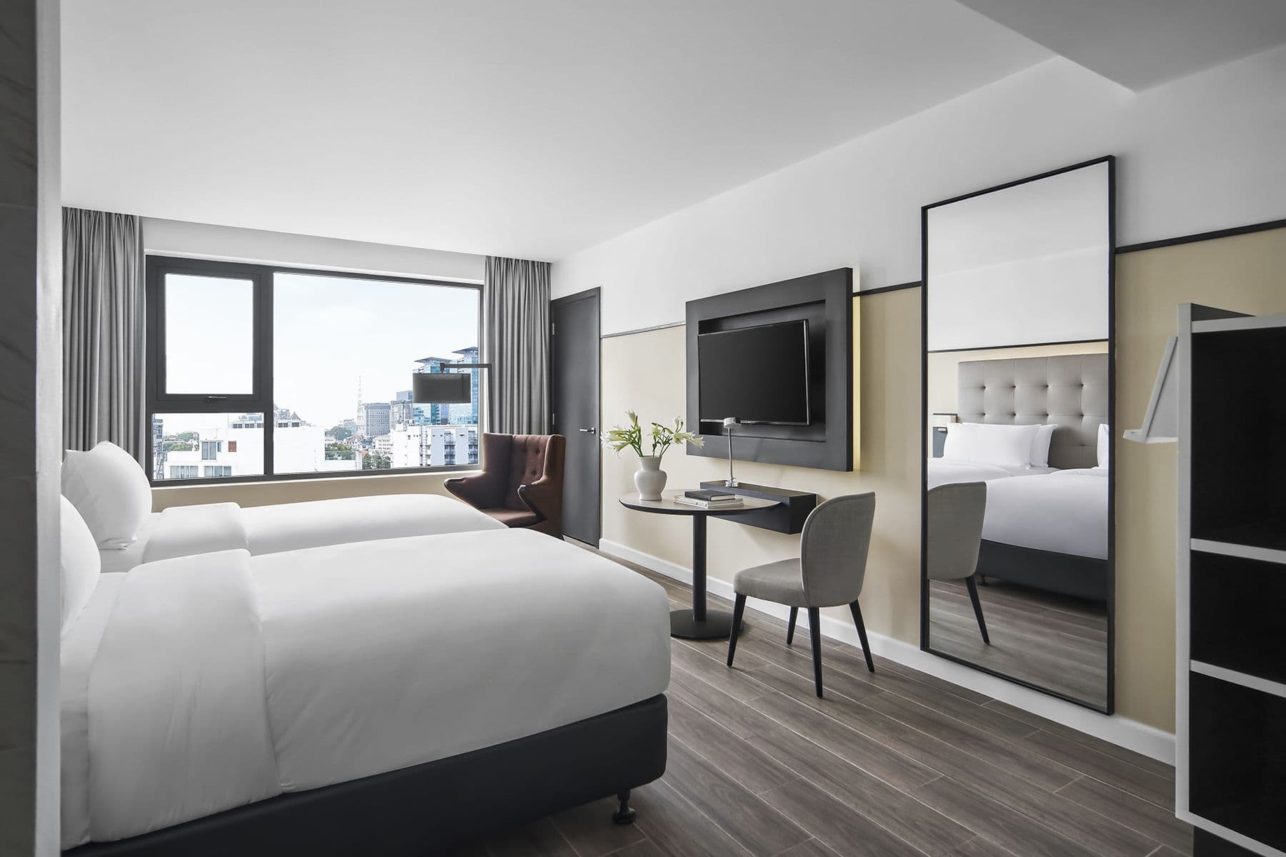 Deluxe Room Twin City View